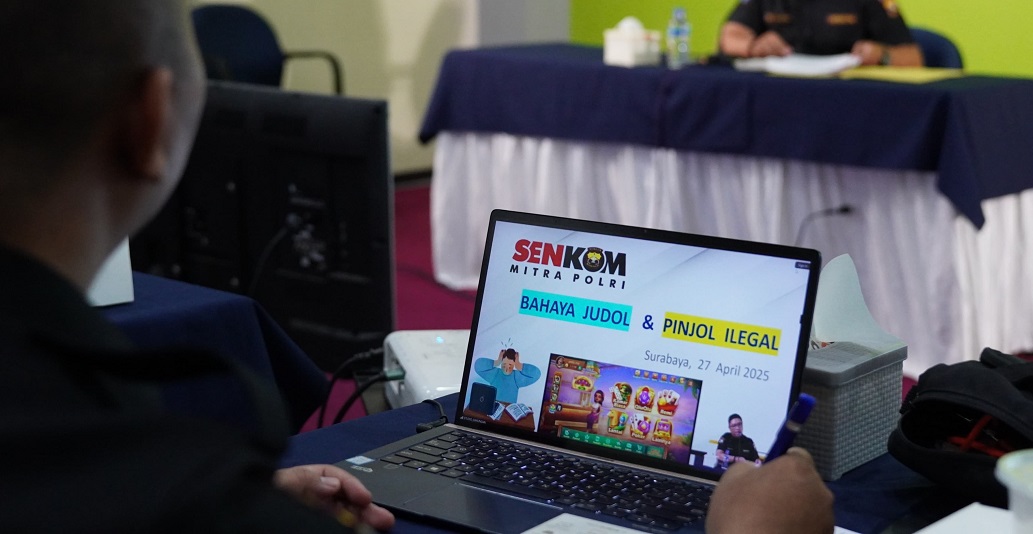 Pengprov Senkom Mitra Polri Jatim menggelar sosialisasi bahaya perjudian online (judol) dan pinjaman online (pinjol) ilegal, pada Minggu (27/4).